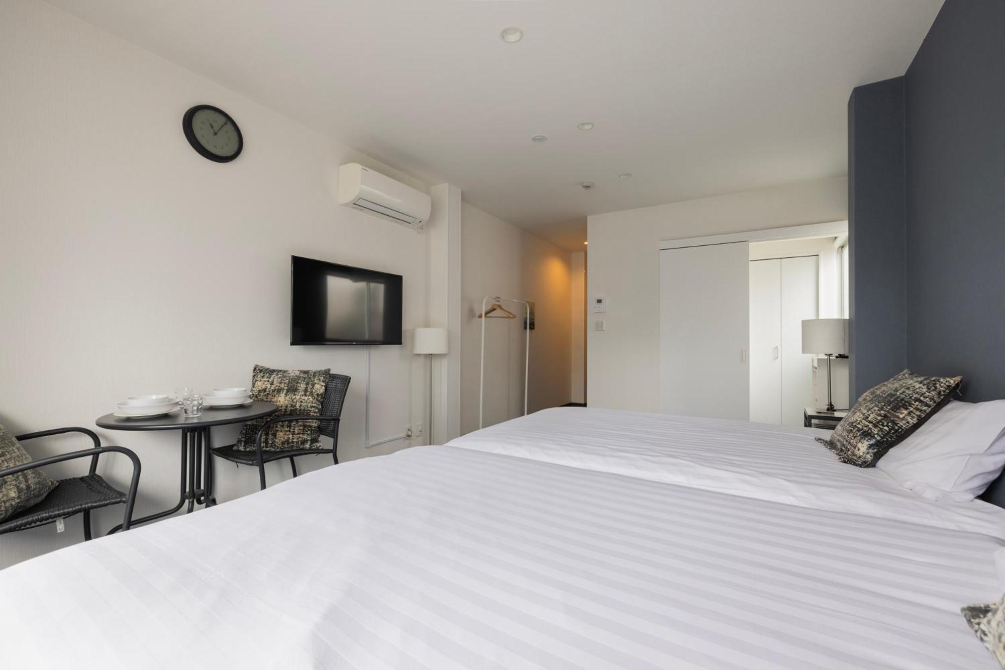 Namba Garden Square Apartment Осака Екстериор снимка